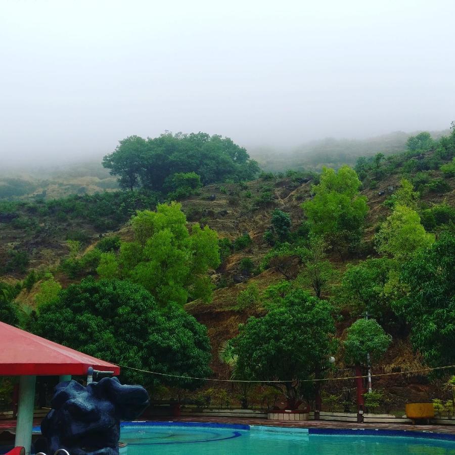 Golden Resort And Farm Nashik Zewnętrze zdjęcie